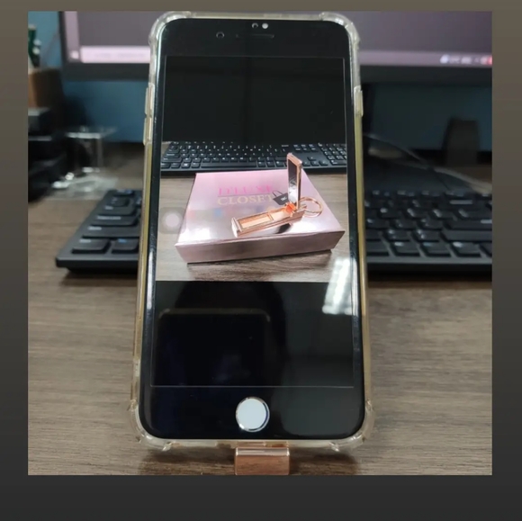 Hand Sanitizer and Multi function phone/purse holder gift set - Picture 8 of 16